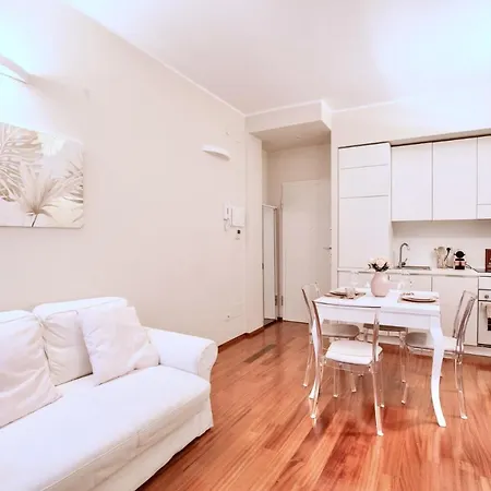 Apartment Easylife - Elegante Bilocale A Due Passi Dal Colorato Quartiere Di Porta Venezia
