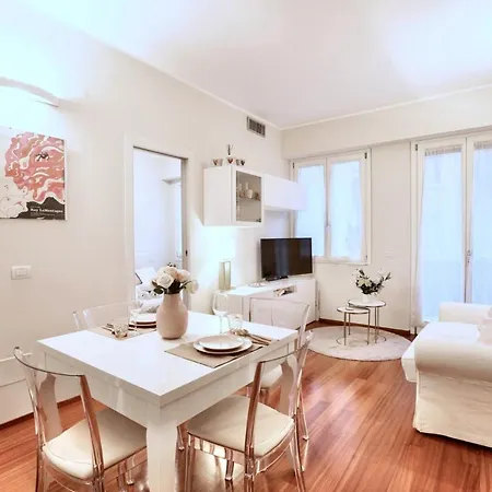 Easylife - Elegante Bilocale A Due Passi Dal Colorato Quartiere Di Porta Venezia Apartment *