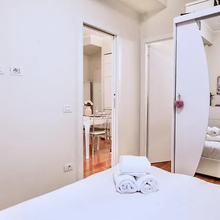 Easylife - Elegante Bilocale A Due Passi Dal Colorato Quartiere Di Porta Venezia *