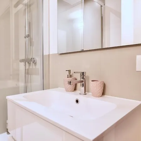 Easylife - Elegante Bilocale A Due Passi Dal Colorato Quartiere Di Porta Venezia